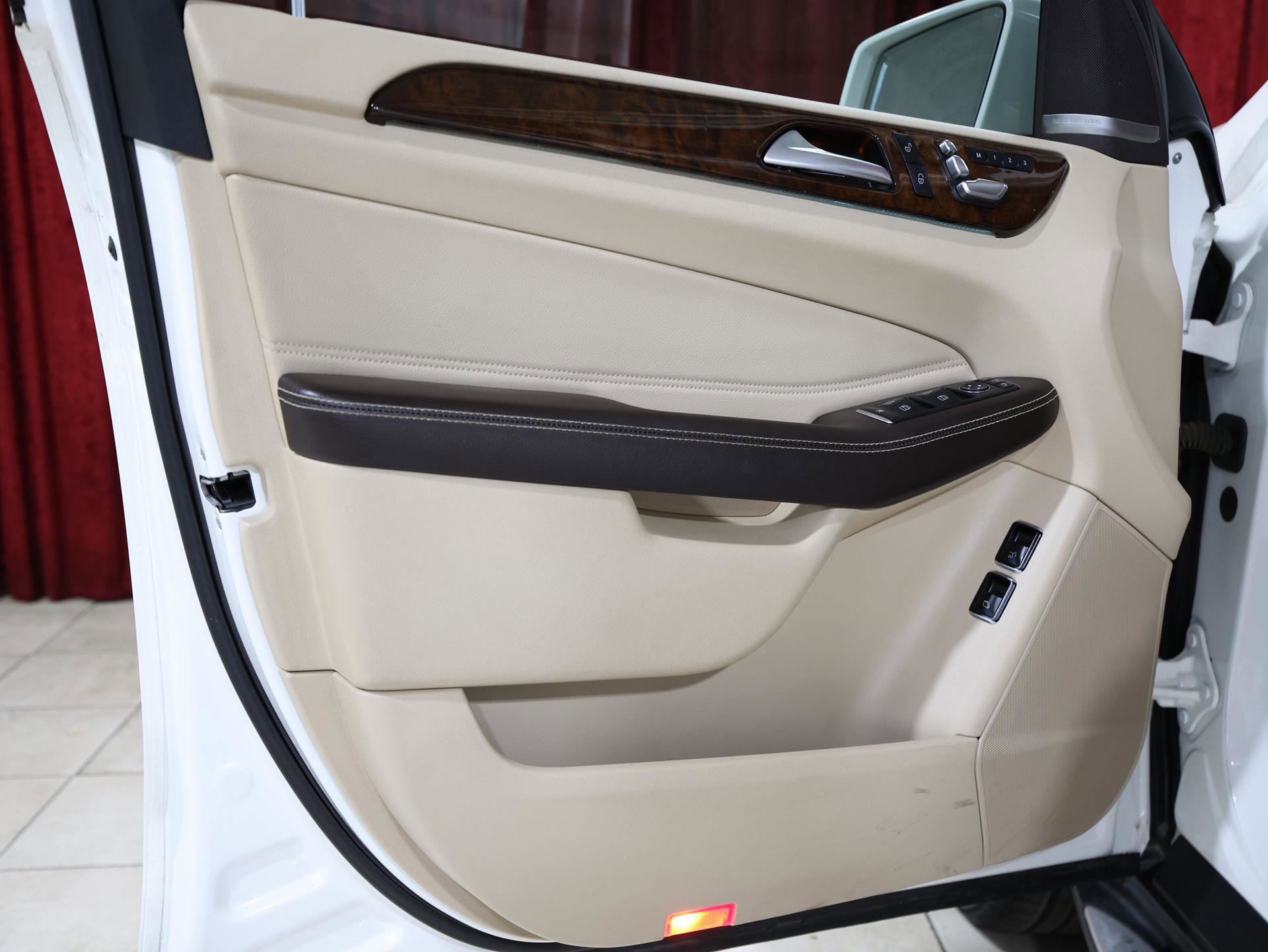 Used 2019 Mercedes-Benz GLS 450 4MATIC image 11
