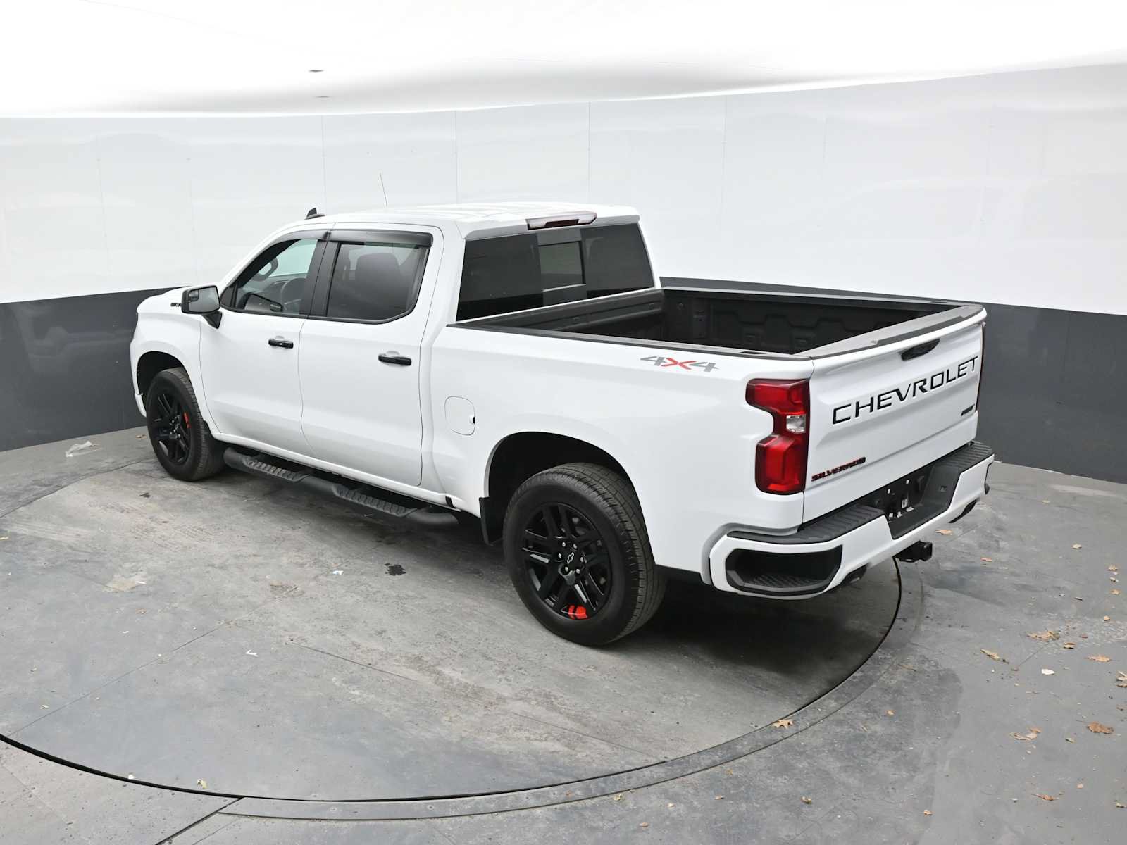 Used 2023 Chevrolet Silverado 1500 RST w/ Redline Edition AWD/4WD image 32
