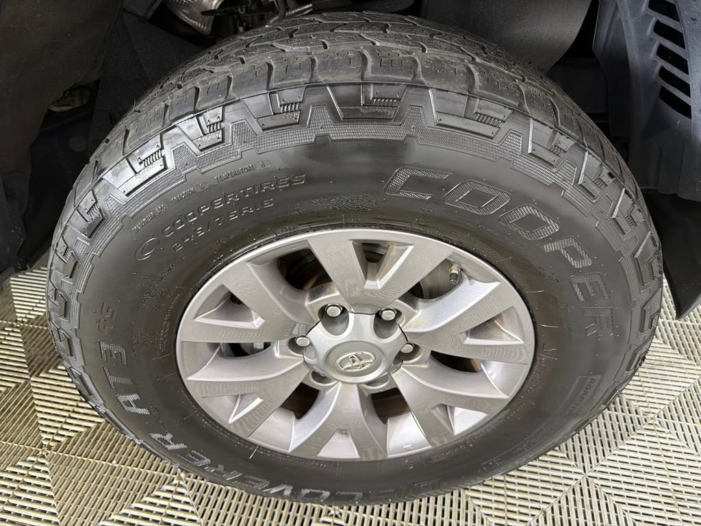 Used 2019 Toyota Tacoma SR5 RWD image 12