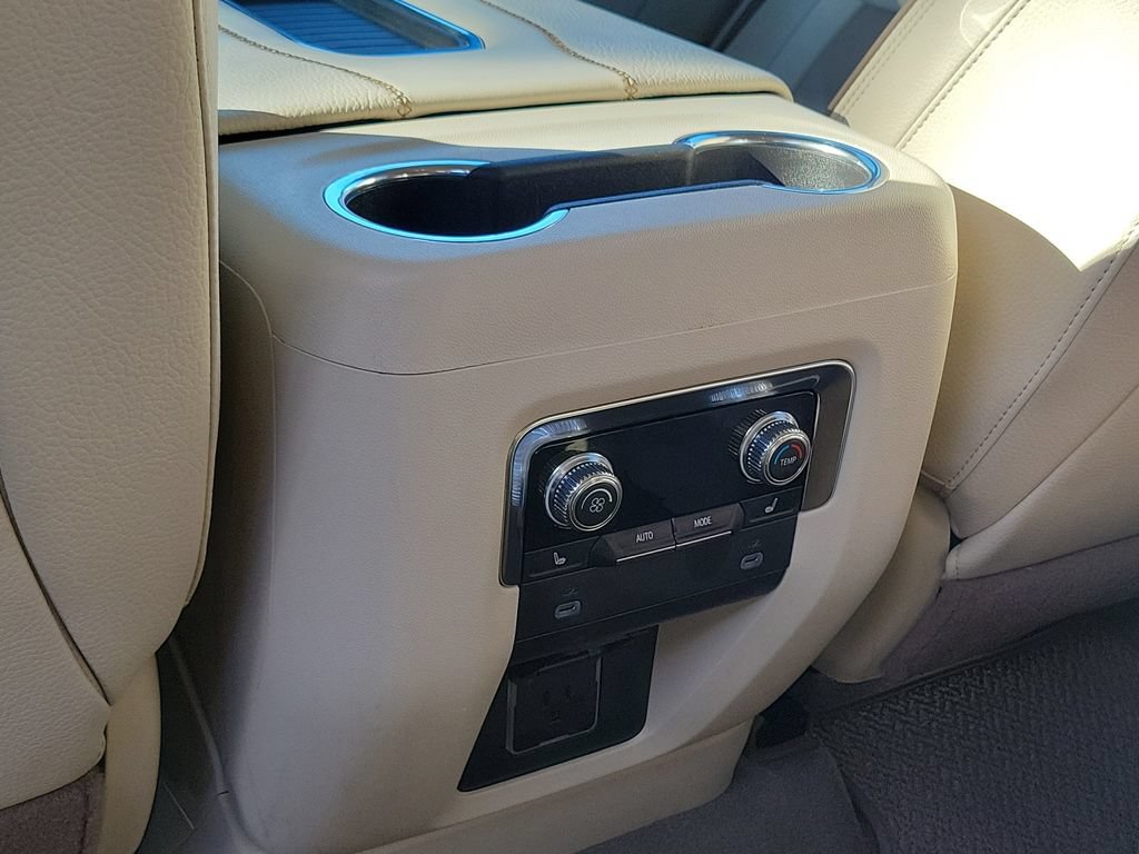 Used 2024 GMC Yukon Denali AWD/4WD image 14