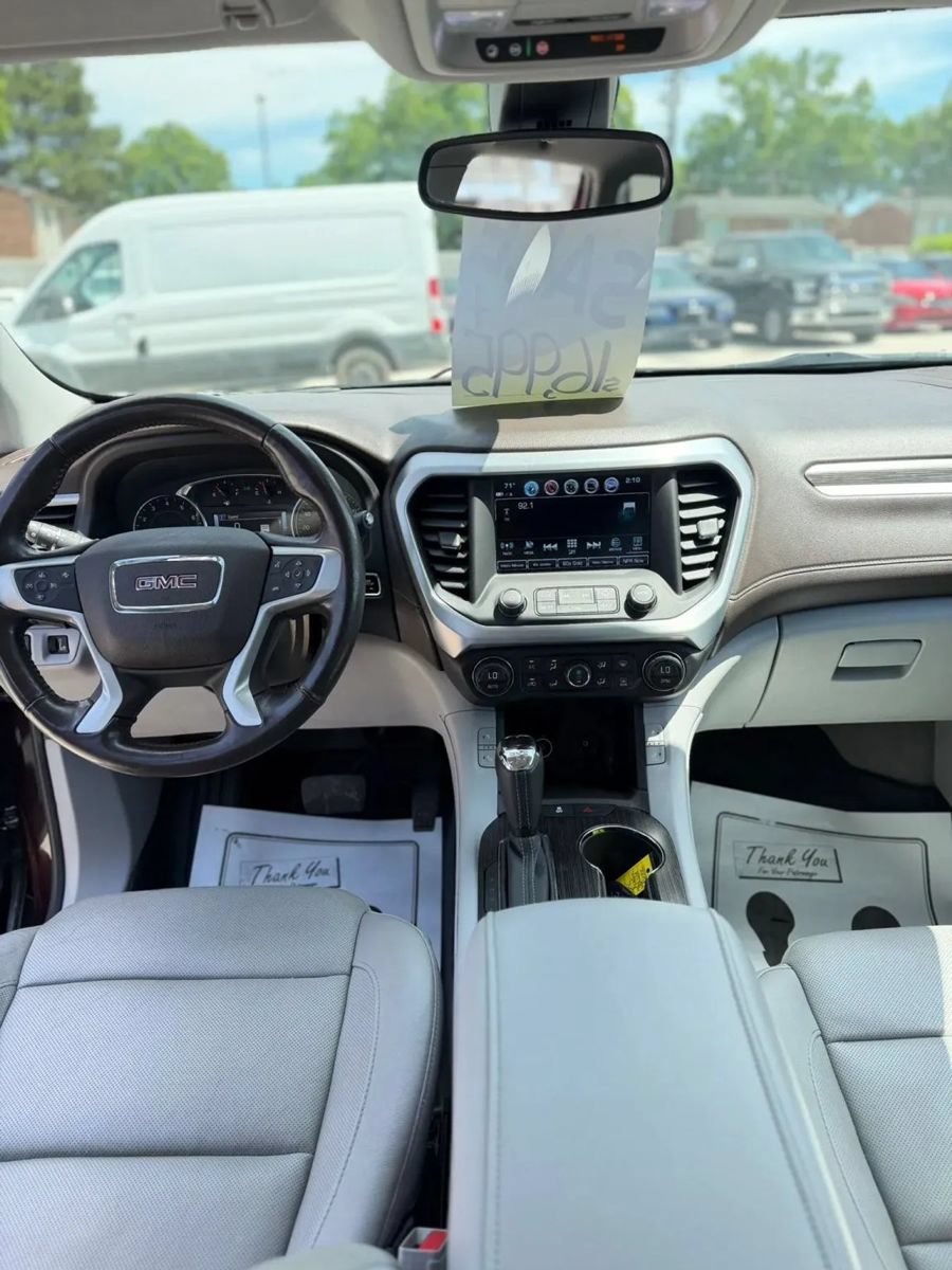 Used 2017 GMC Acadia SLT AWD/4WD image 9