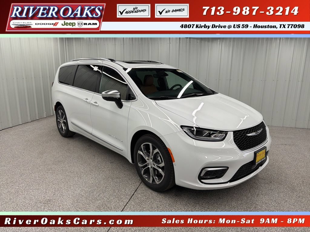 New 2026 Chrysler Pacifica Pinnacle w/ Trailer Tow Group FWD image 1