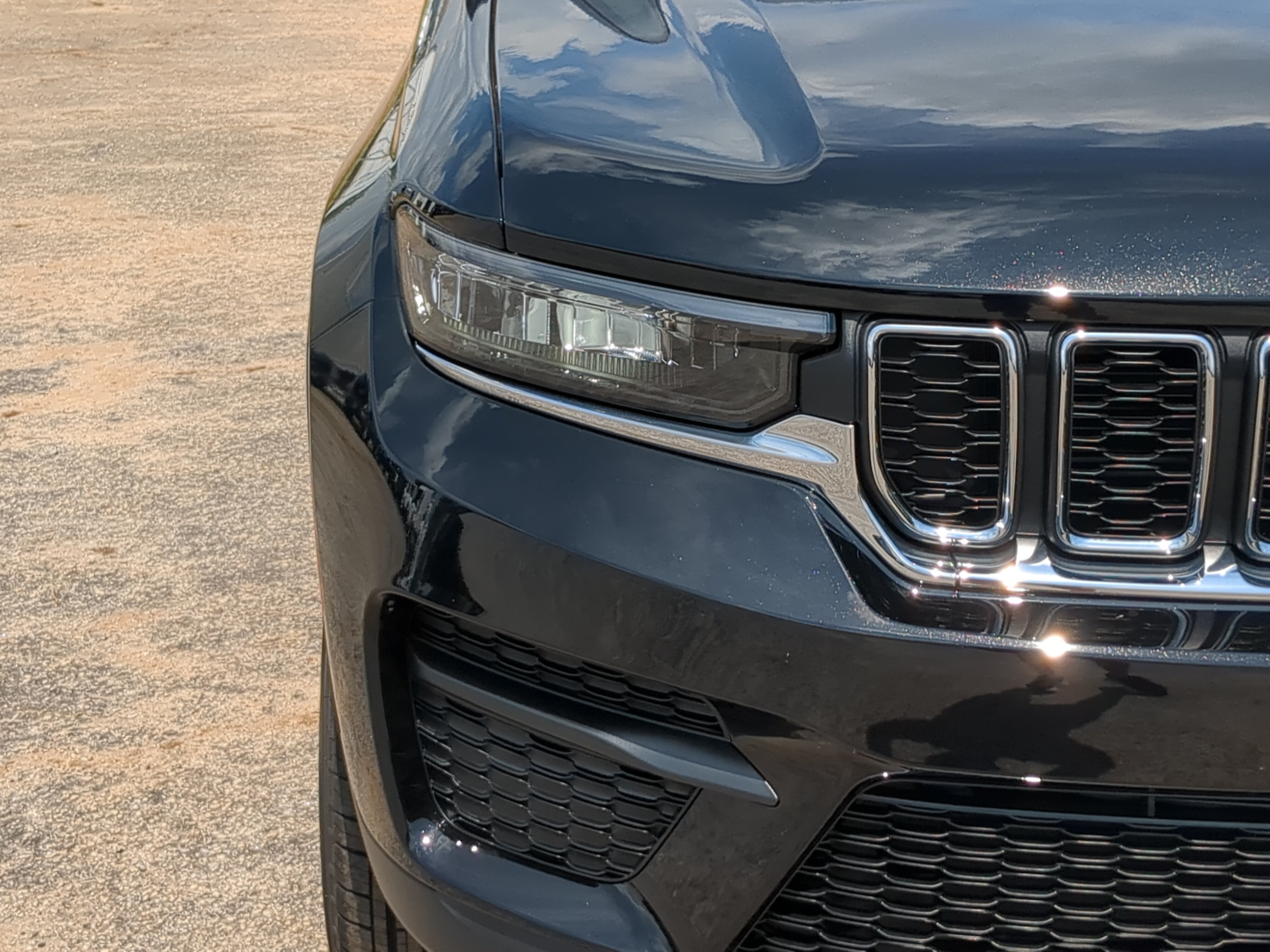 New 2026 Jeep Grand Cherokee Laredo X RWD image 8