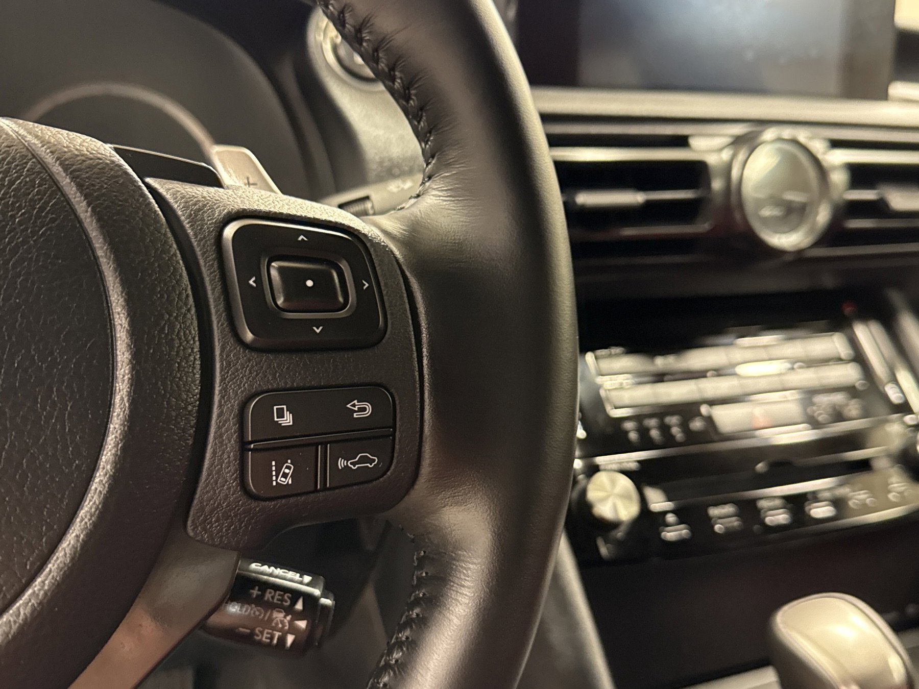 Used 2025 Lexus IS 300 F Sport image 11