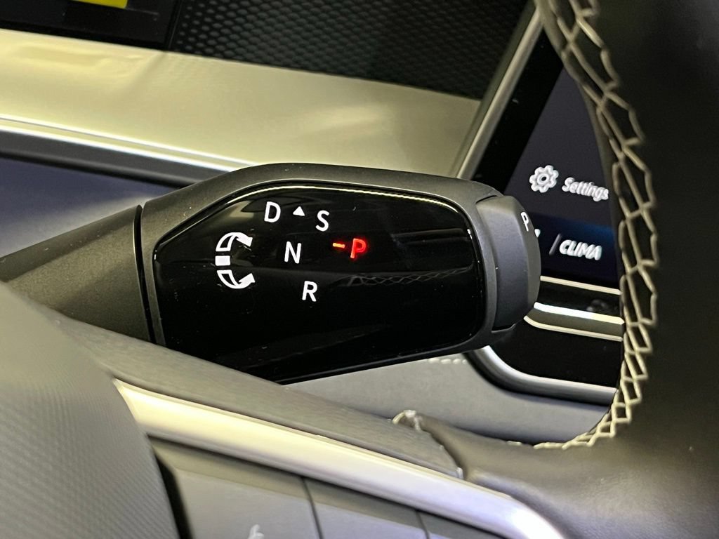 New 2026 Volkswagen Tiguan SE AWD/4WD image 18