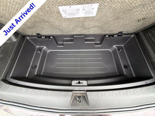 Used 2023 Chevrolet Traverse Premier FWD image 38