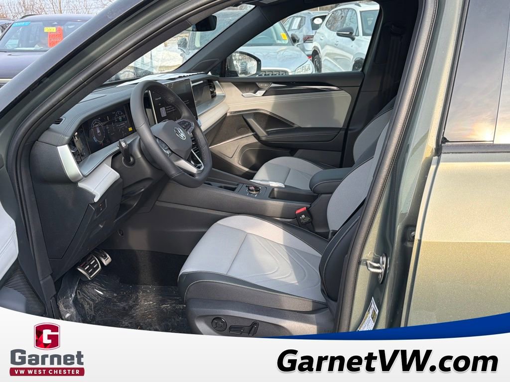 New 2026 Volkswagen Tiguan SE R-Line image 9