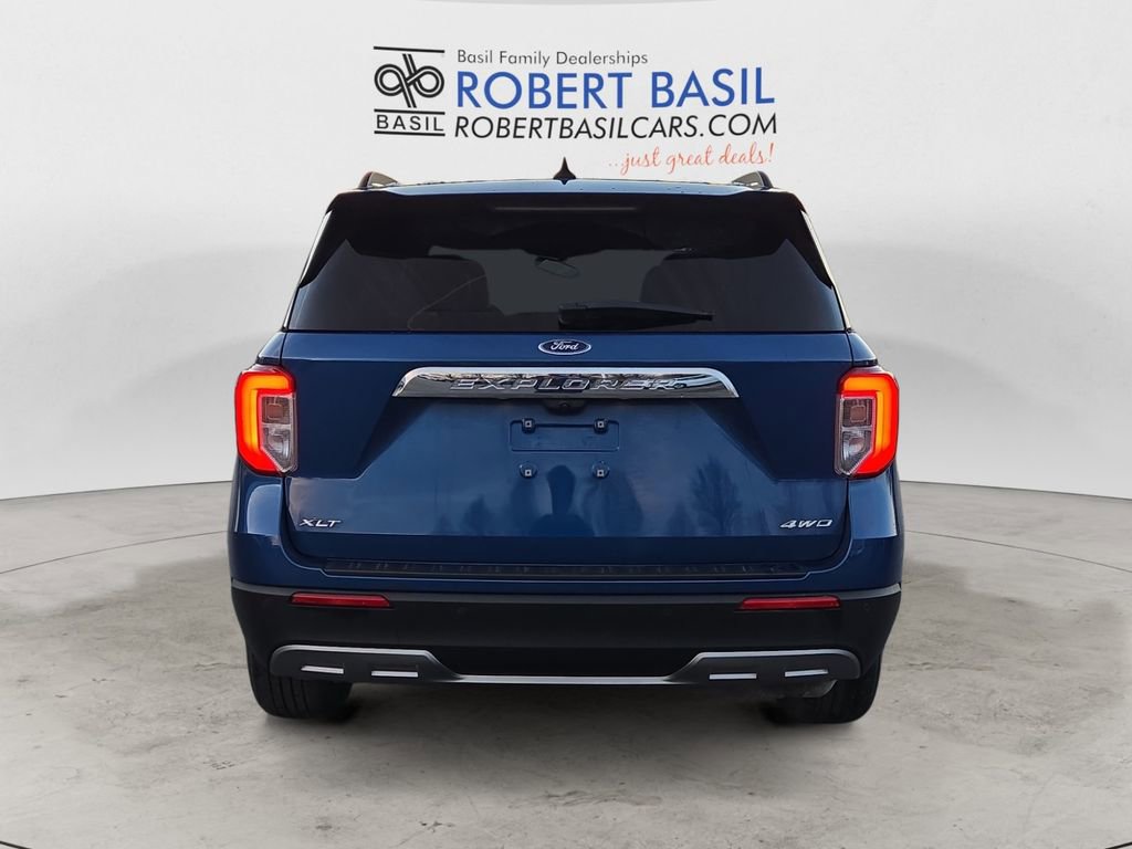 Used 2021 Ford Explorer XLT w/ Equipment Group 202A image 4