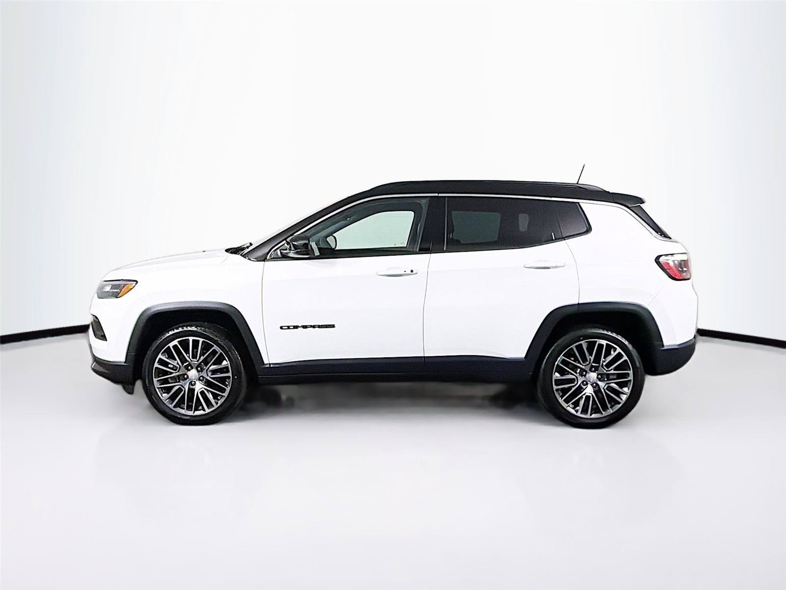 Used 2023 Jeep Compass Limited w/ Elite Group AWD/4WD image 8