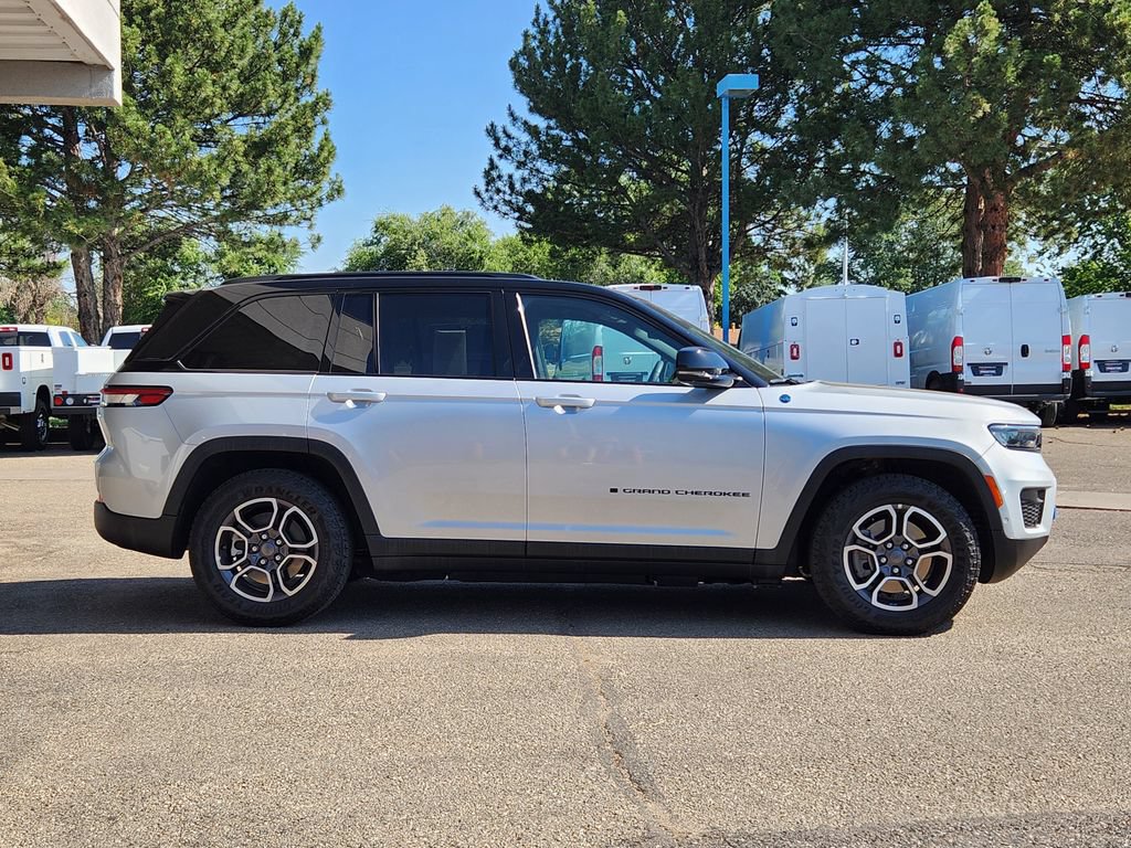 Used 2023 Jeep Grand Cherokee Trailhawk w/ Advanced Protech Group II AWD/4WD image 2