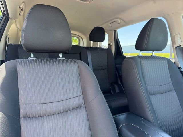 Used 2020 Nissan Rogue SV w/ Premium Package FWD image 11