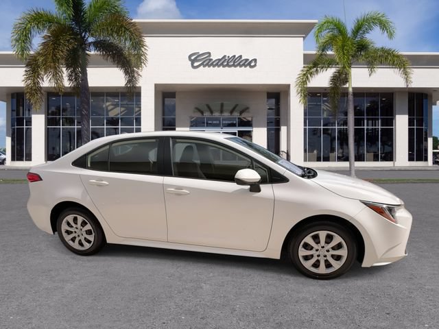 Used 2021 Toyota Corolla LE FWD image 17