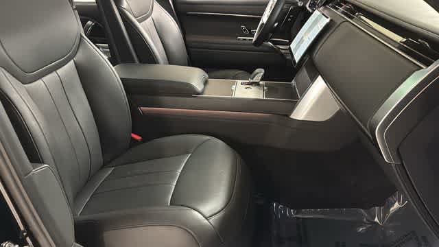 Used 2025 Land Rover Range Rover SE AWD/4WD image 30
