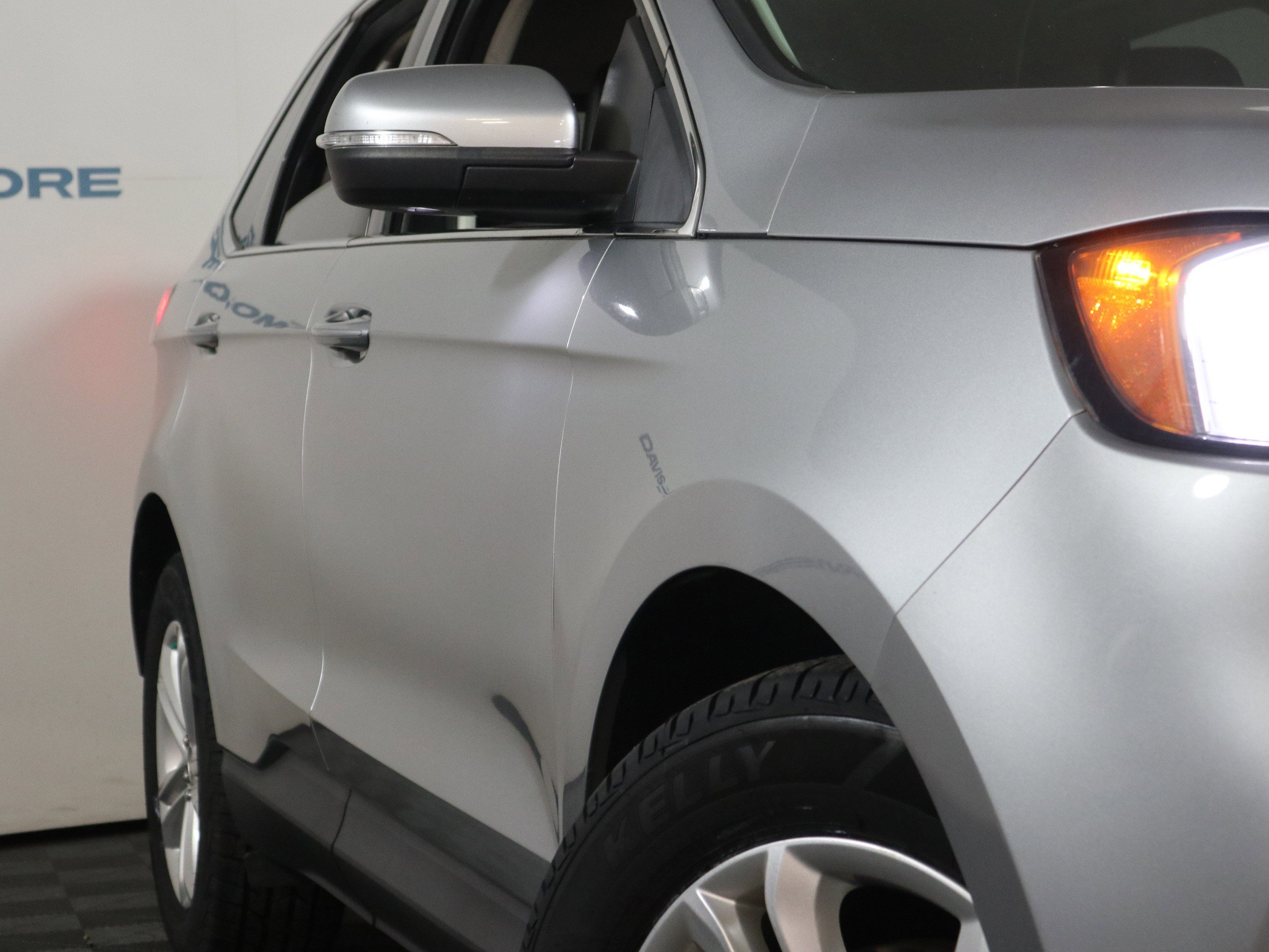 Used 2020 Ford Edge SEL image 3