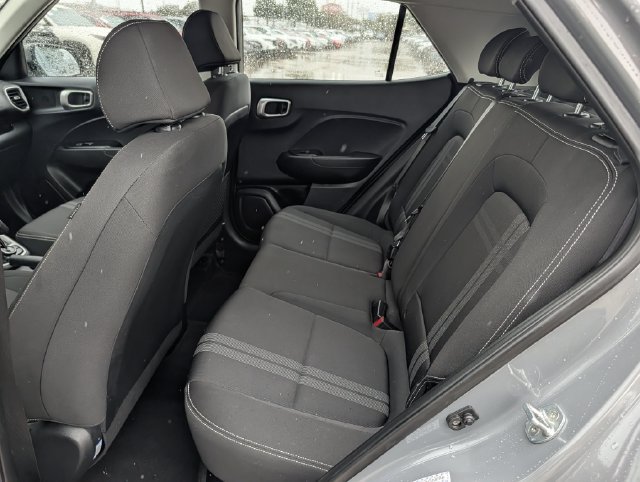 Used 2021 Hyundai Venue SEL FWD image 26