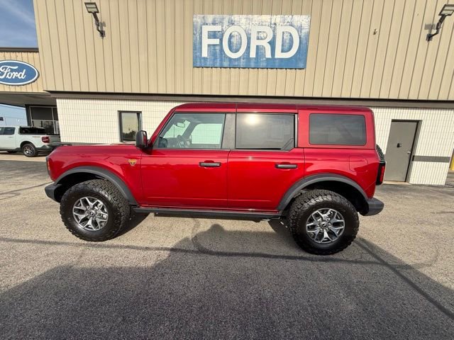 Used 2025 Ford Bronco Badlands image 3
