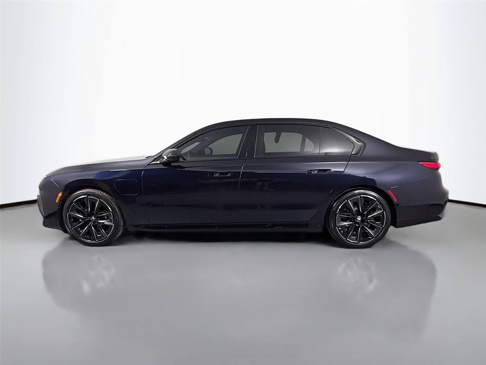 New 2026 BMW 750e xDrive w/ Executive Package AWD/4WD image 9