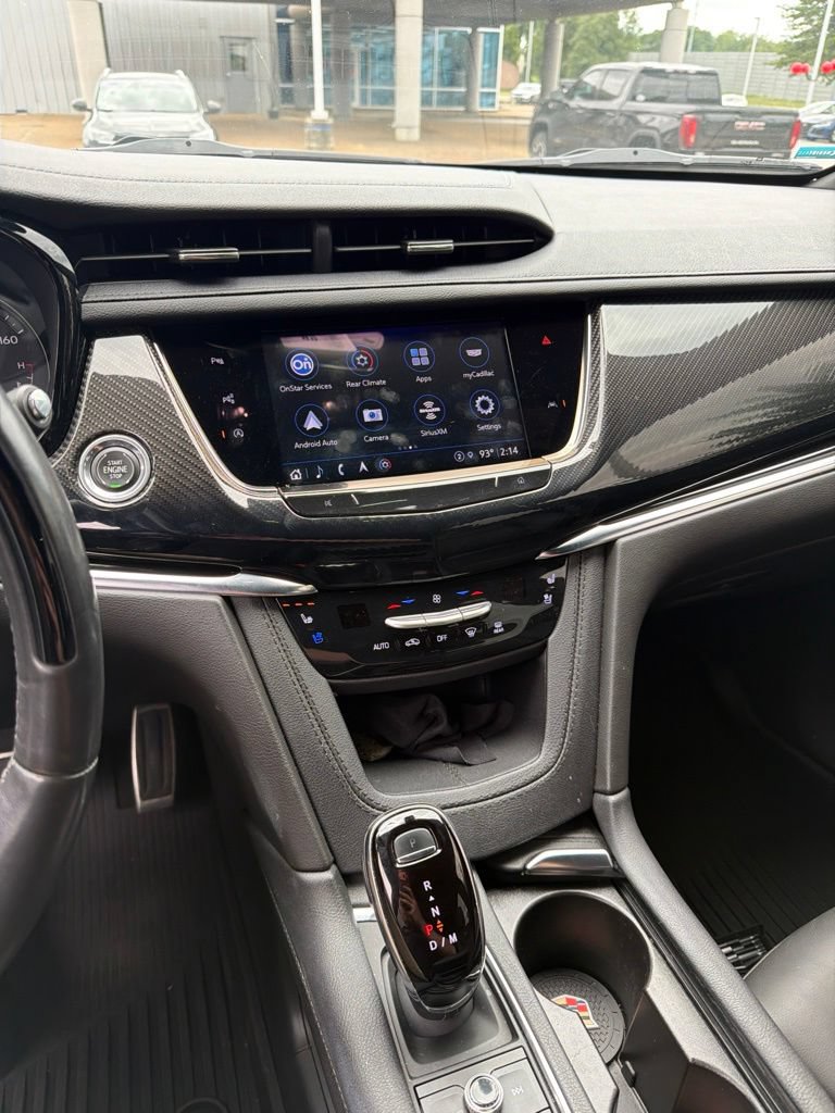 Used 2023 Cadillac XT6 Sport w/ LPO, ONYX Package AWD/4WD image 2