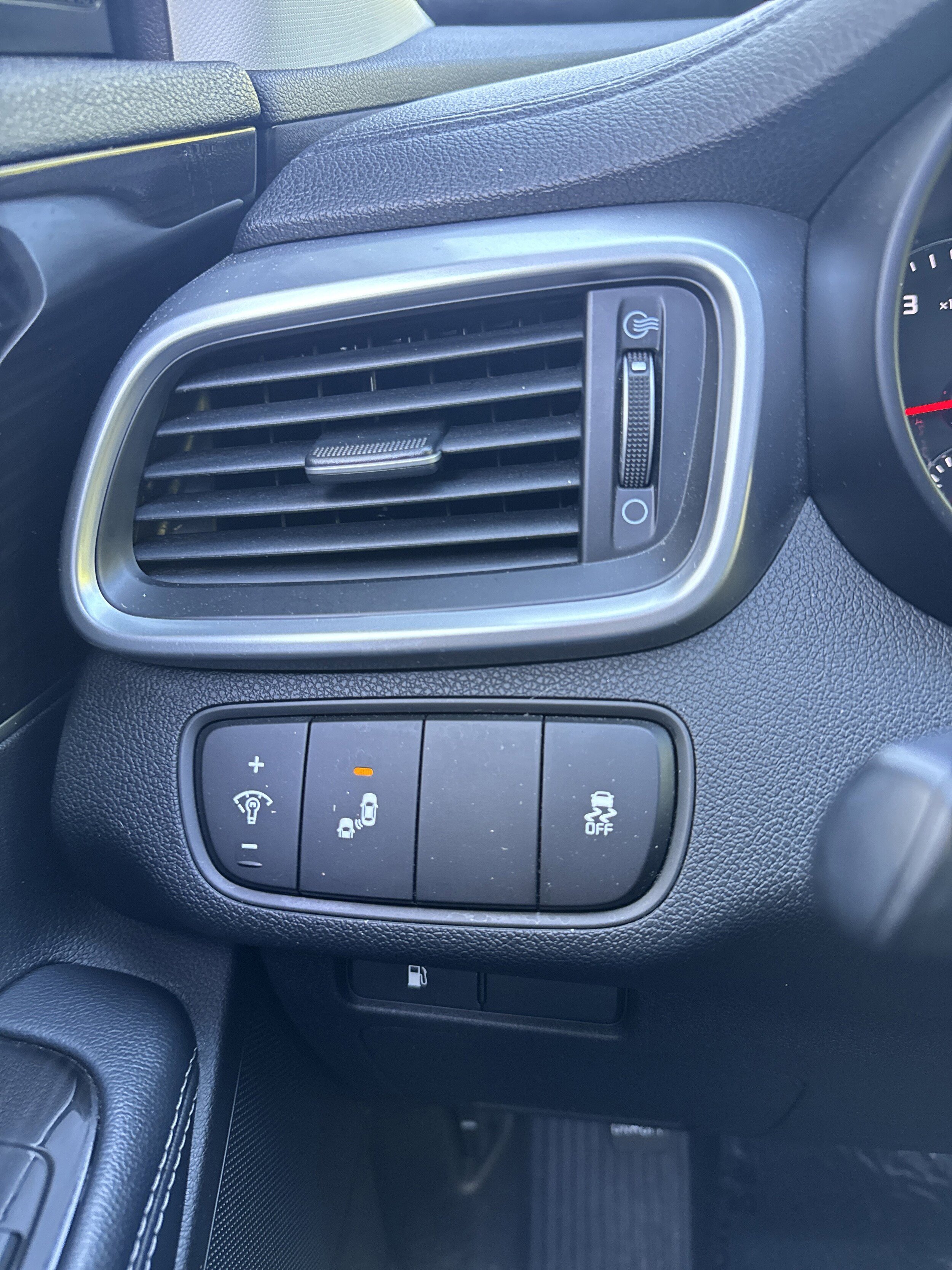 Used 2019 Kia Sorento S FWD image 24