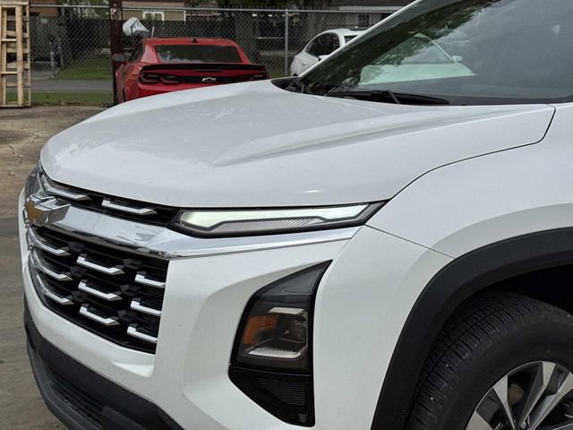 Used 2025 Chevrolet Equinox LT image 2