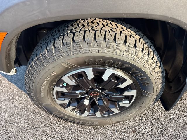 Used 2022 Nissan Frontier PRO-4X AWD/4WD image 32