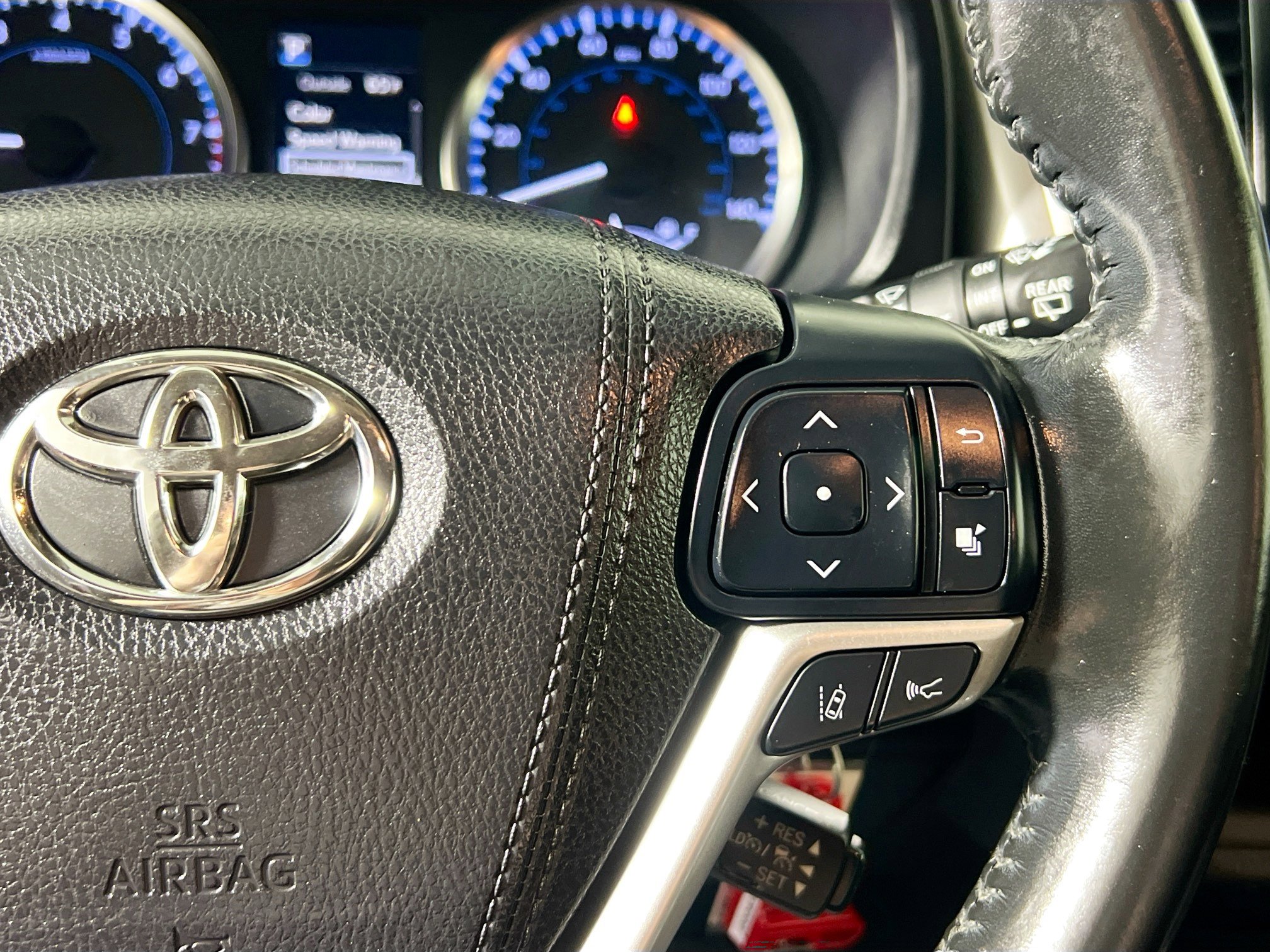 Used 2017 Toyota Highlander Plus image 19