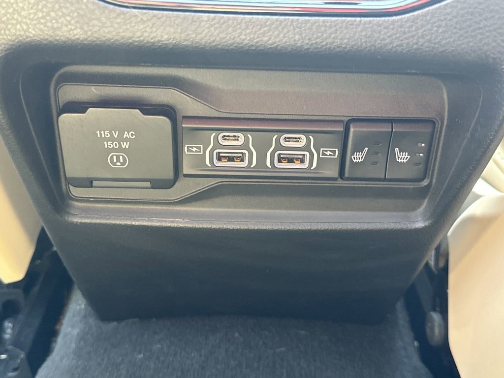 Used 2023 Jeep Grand Cherokee Limited w/ Luxury Tech Group II RWD image 26