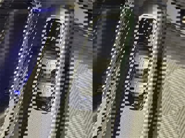 Certified 2025 Mercedes-Benz GLC 300 4MATIC image 17