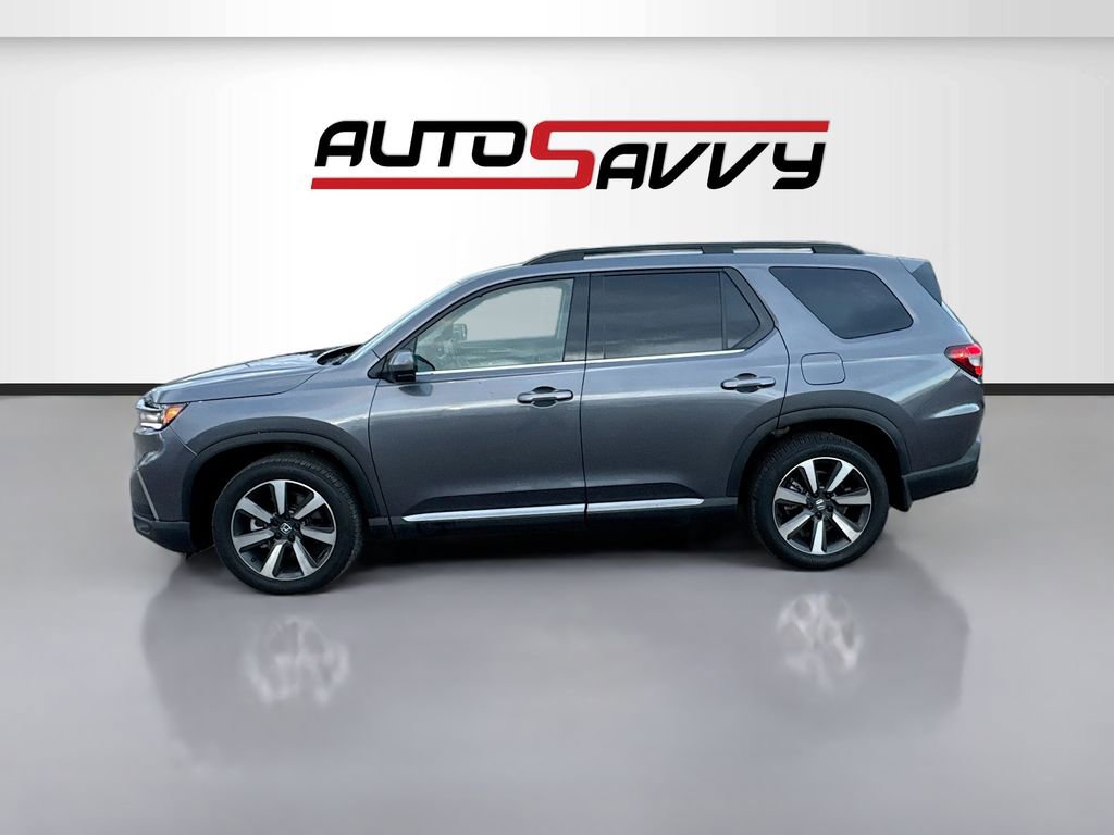 Used 2025 Honda Pilot Touring image 4