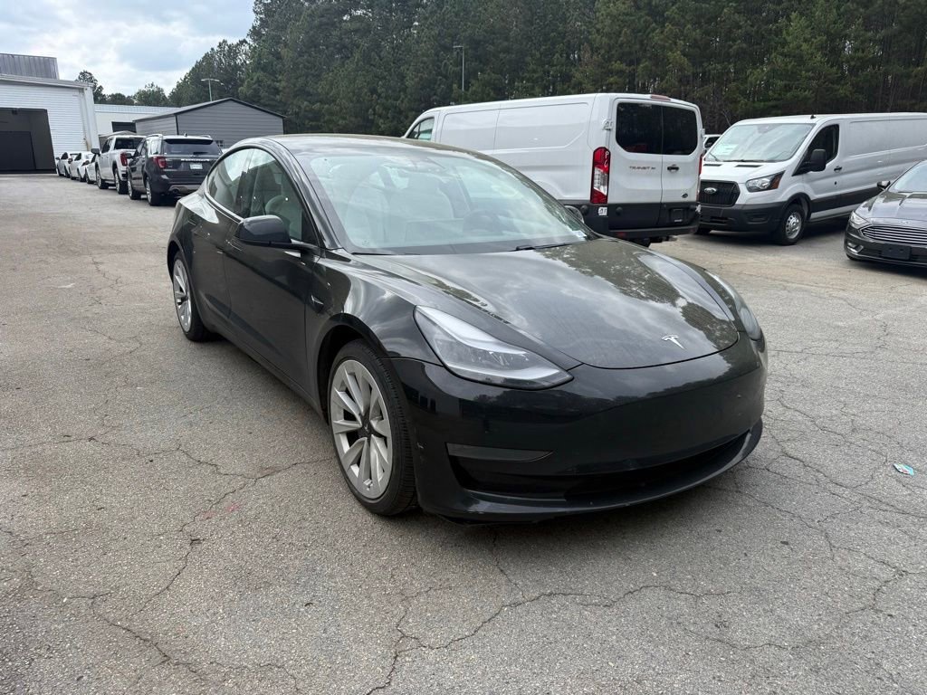 Used 2021 Tesla Model 3 Standard Range Plus image 1