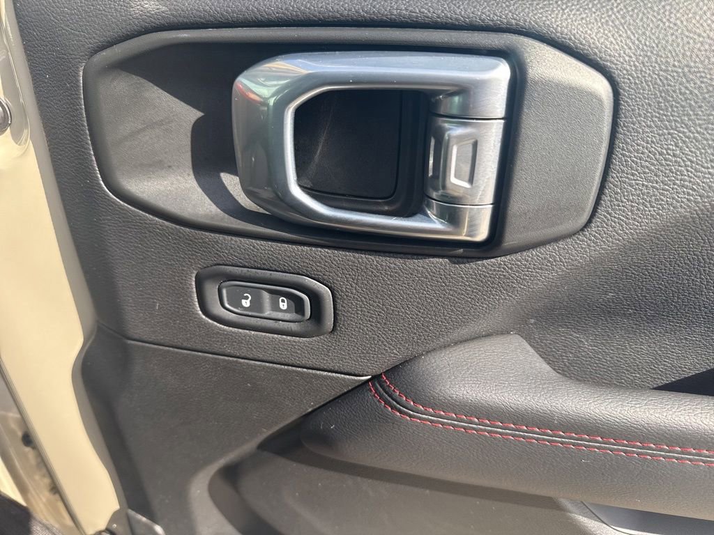 Used 2022 Jeep Wrangler Unlimited Rubicon w/ Steel Bumper Group image 31