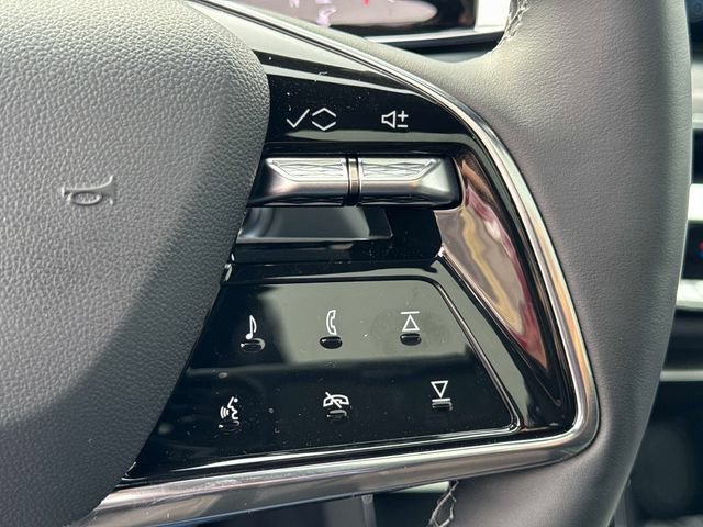 New 2025 Cadillac Lyriq Luxury image 24