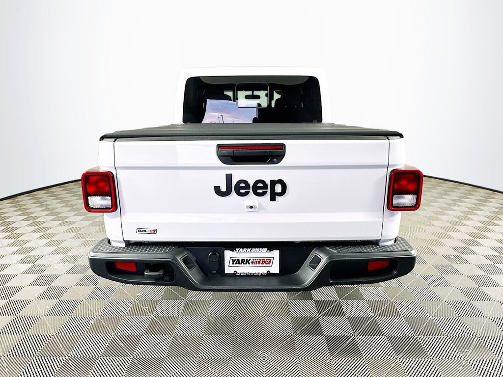 Certified 2024 Jeep Gladiator Sport image 10