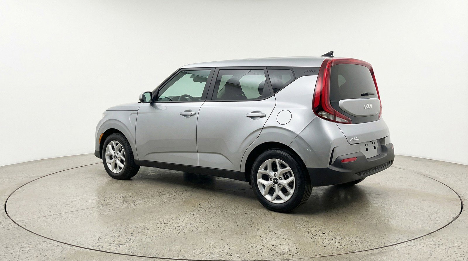 Used 2025 Kia Soul LX w/ LX Technology Package FWD image 6