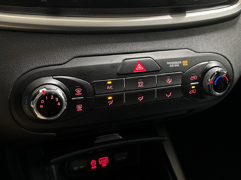 Used 2017 Kia Sorento AWD image 16