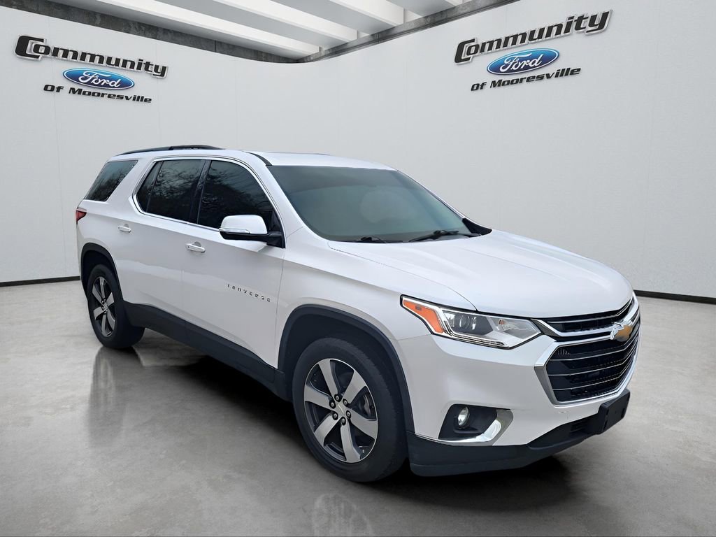Used 2019 Chevrolet Traverse LT w/ LT Premium Package image 3