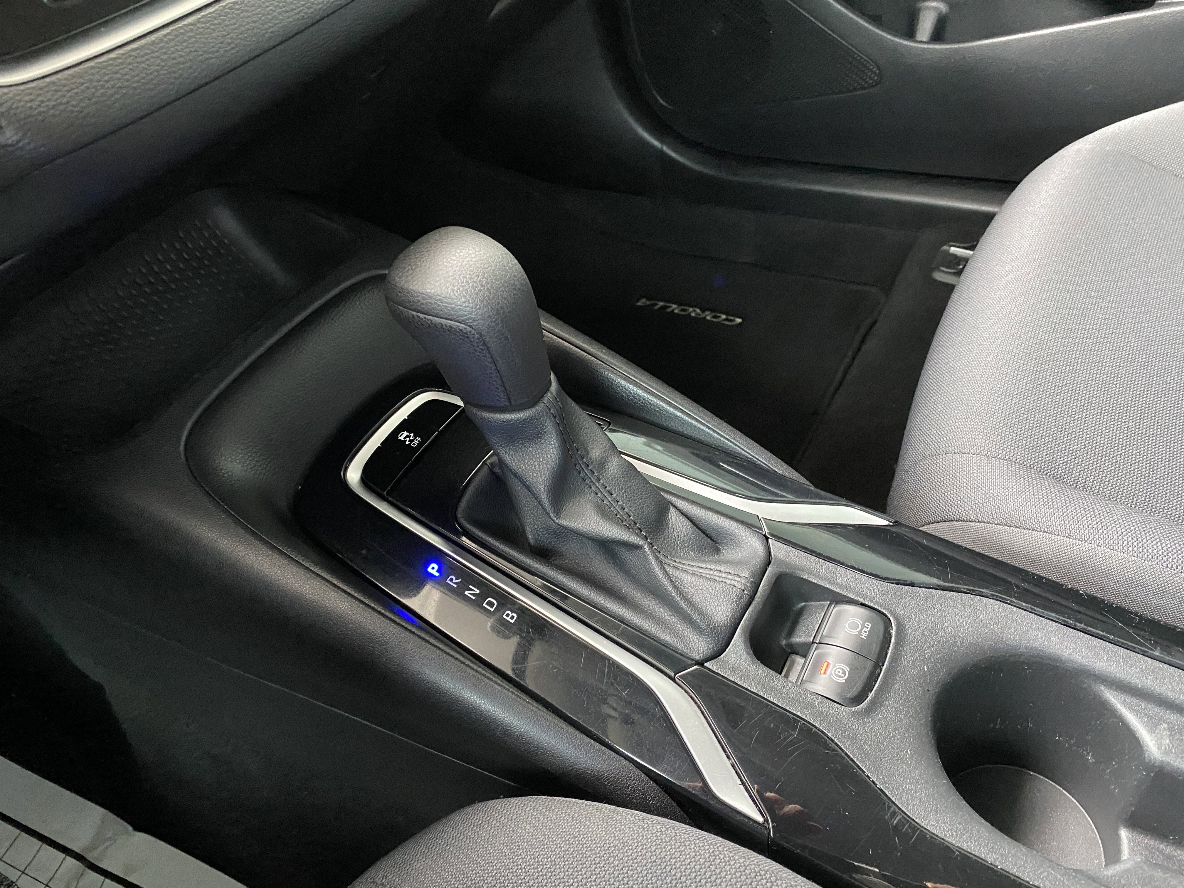 Used 2021 Toyota Corolla LE FWD image 27