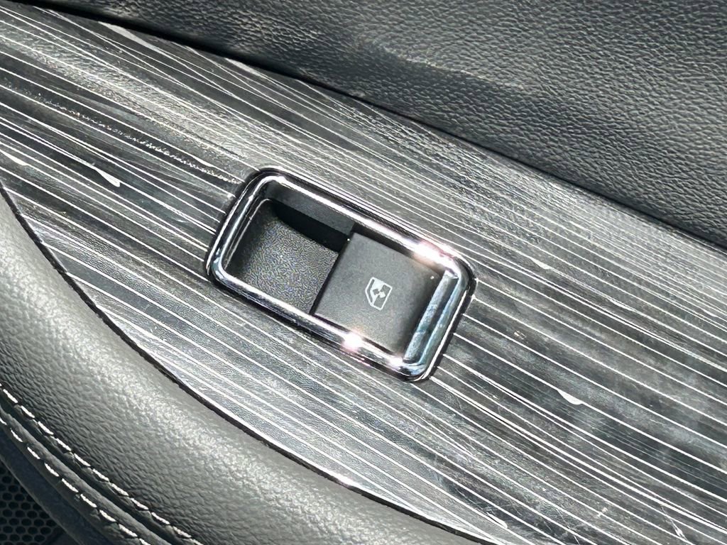 Used 2018 Chevrolet Impala LS FWD image 31