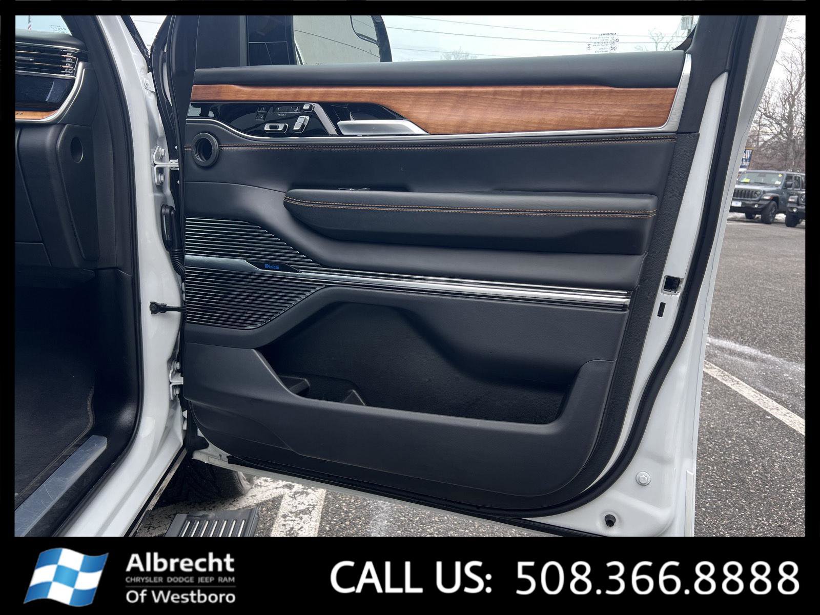 Used 2024 Jeep Grand Wagoneer L Series III image 22