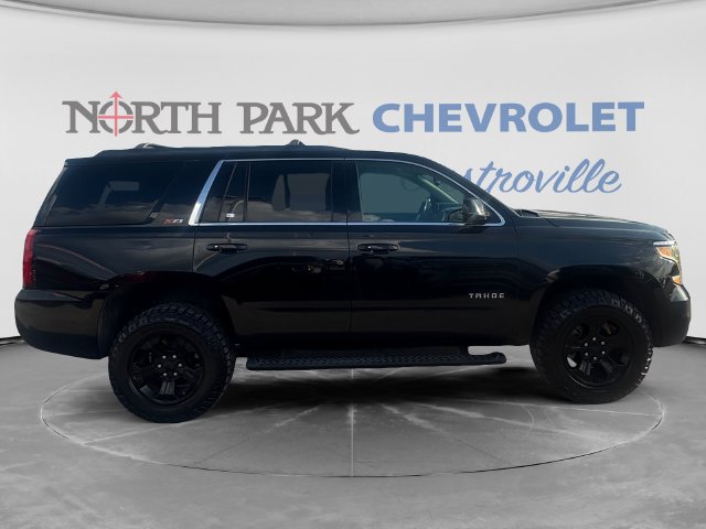Used 2017 Chevrolet Tahoe LT w/ Luxury Package AWD/4WD image 2