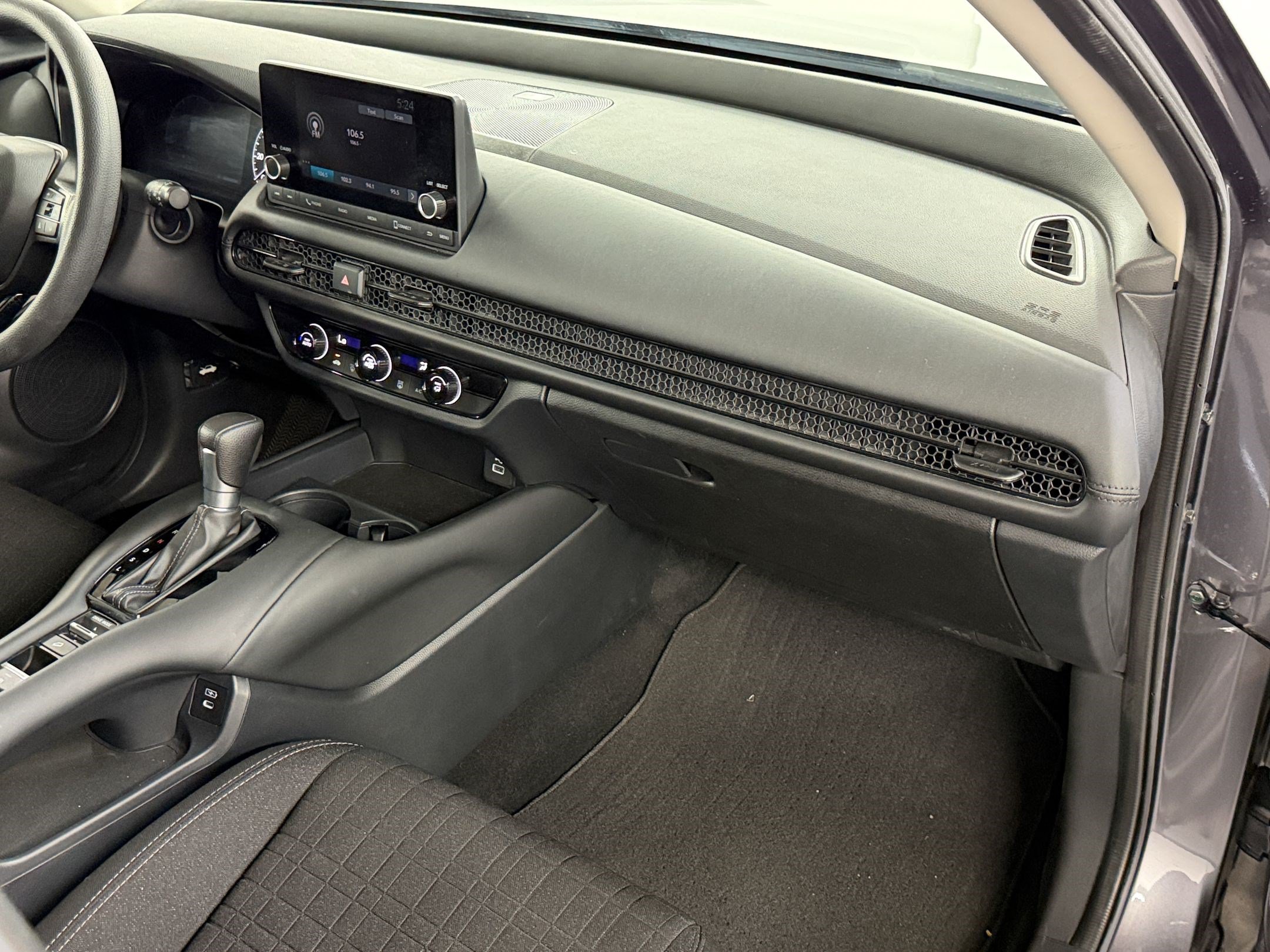 Certified 2024 Honda HR-V LX image 28