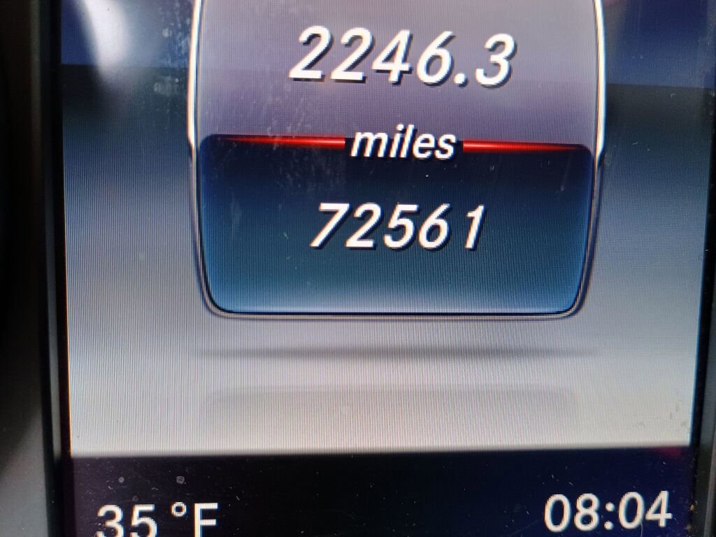 Used 2017 Mercedes-Benz GLC 300 4MATIC image 3