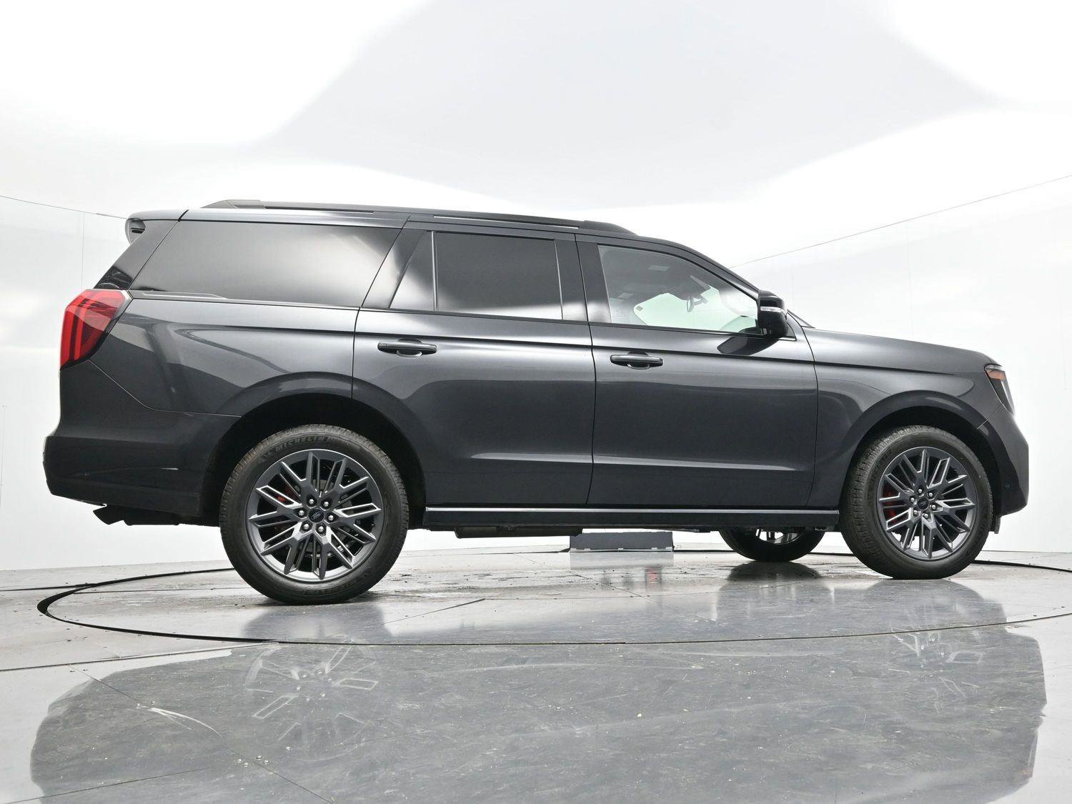 Used 2025 Ford Expedition Platinum w/ Stealth Performance Package image 63