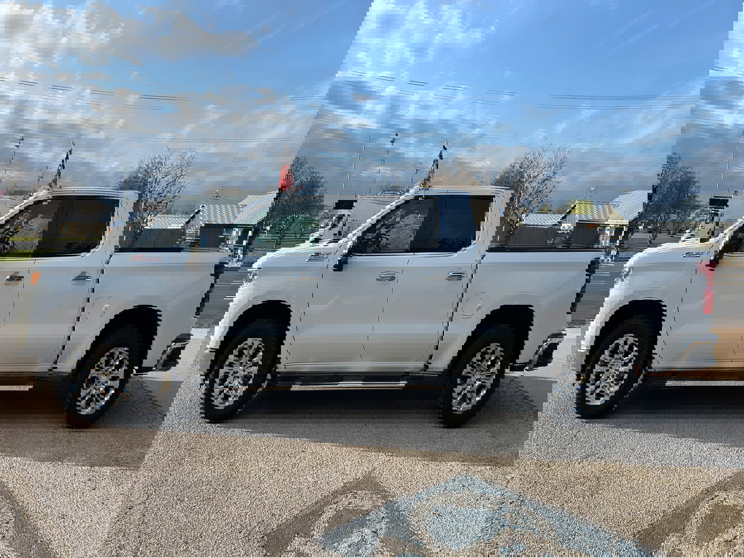 Used 2022 Chevrolet Silverado 1500 LTZ image 4