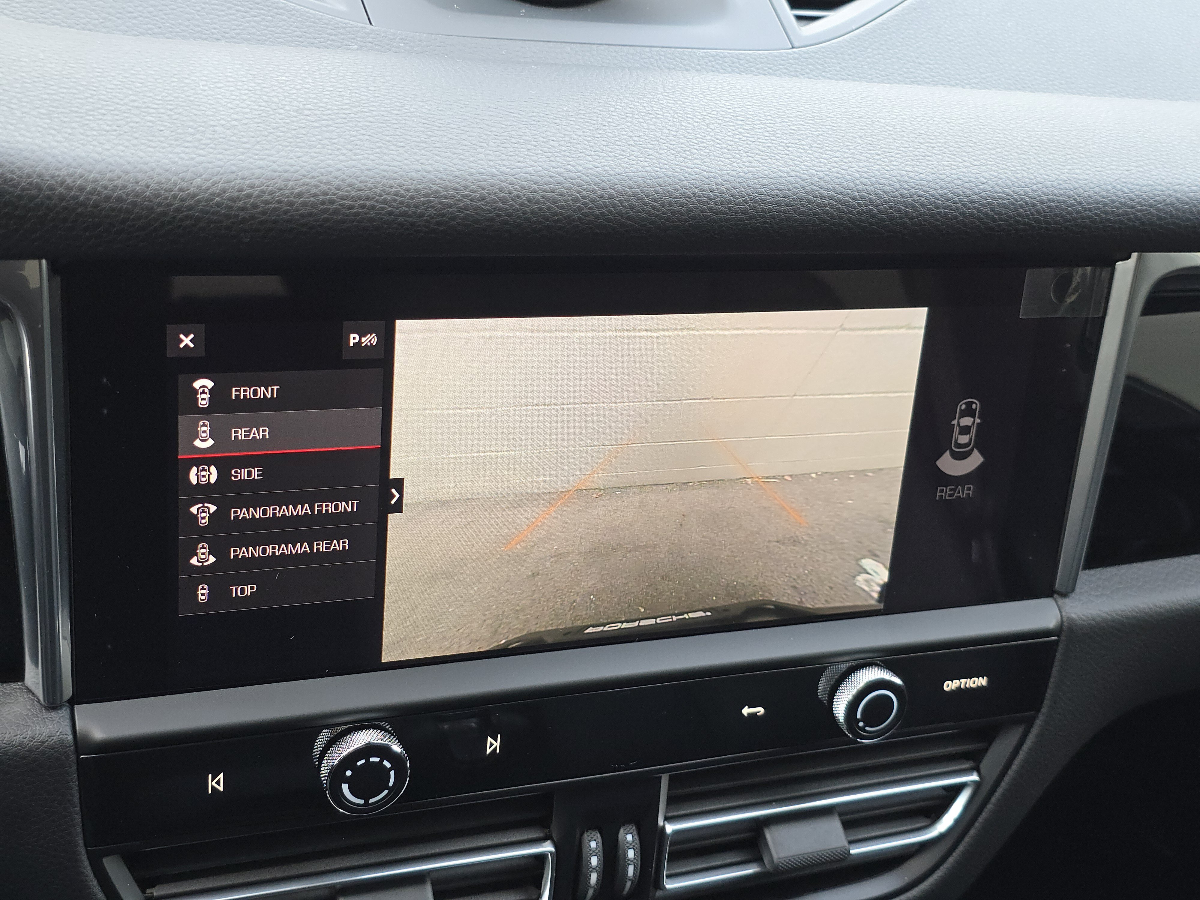 Certified 2025 Porsche Macan AWD/4WD image 13