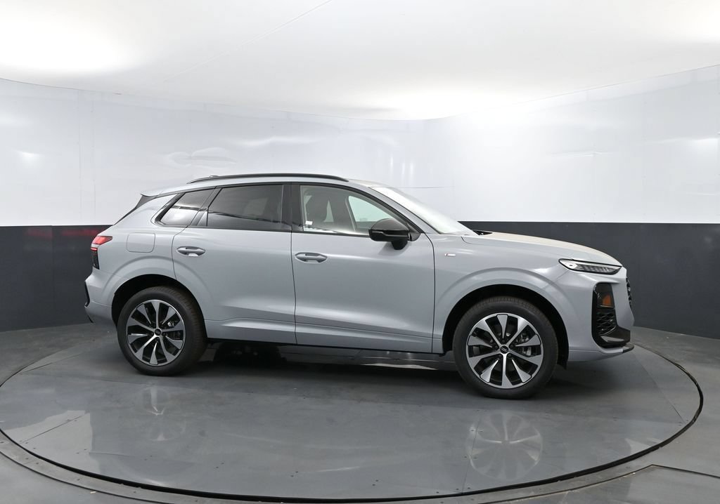 New 2026 Audi Q3 quattro 2.0T AWD/4WD image 4