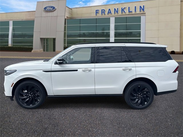 New 2025 Lincoln Navigator Reserve w/ Jet Appearance Package image 4