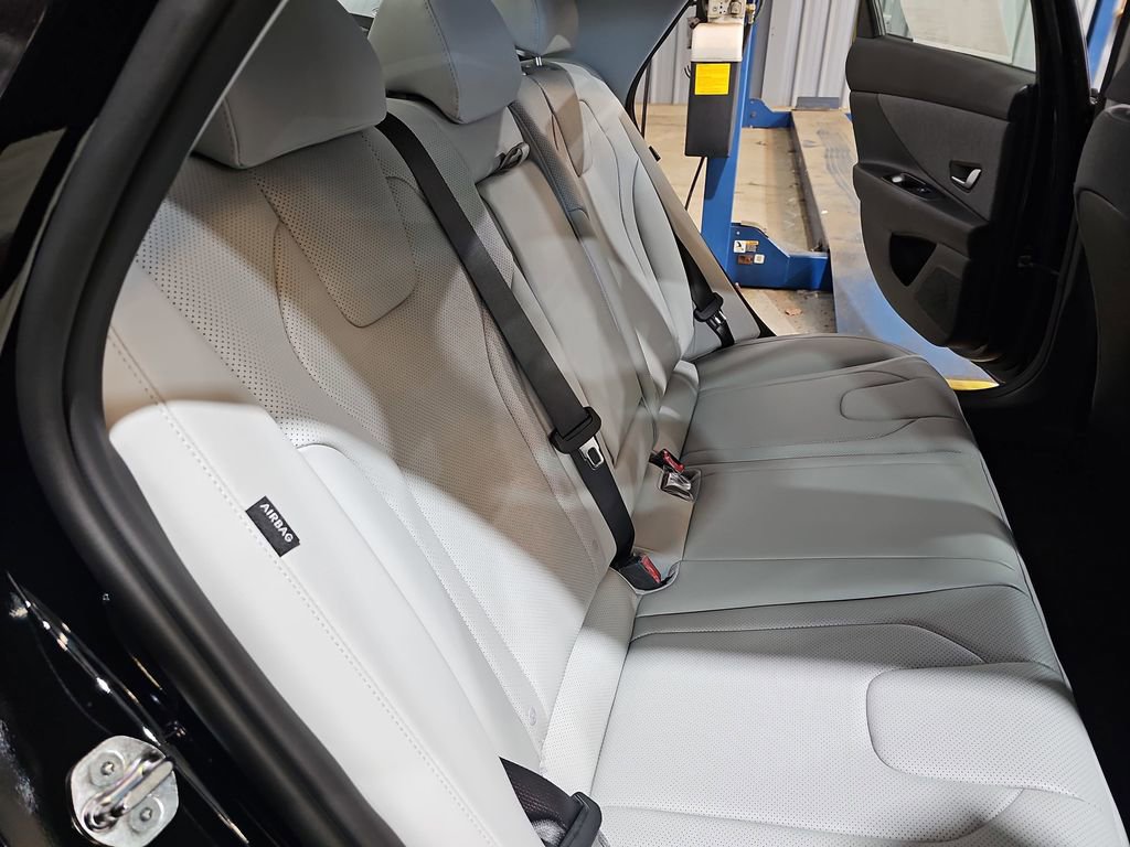 New 2026 Hyundai Elantra Limited image 12