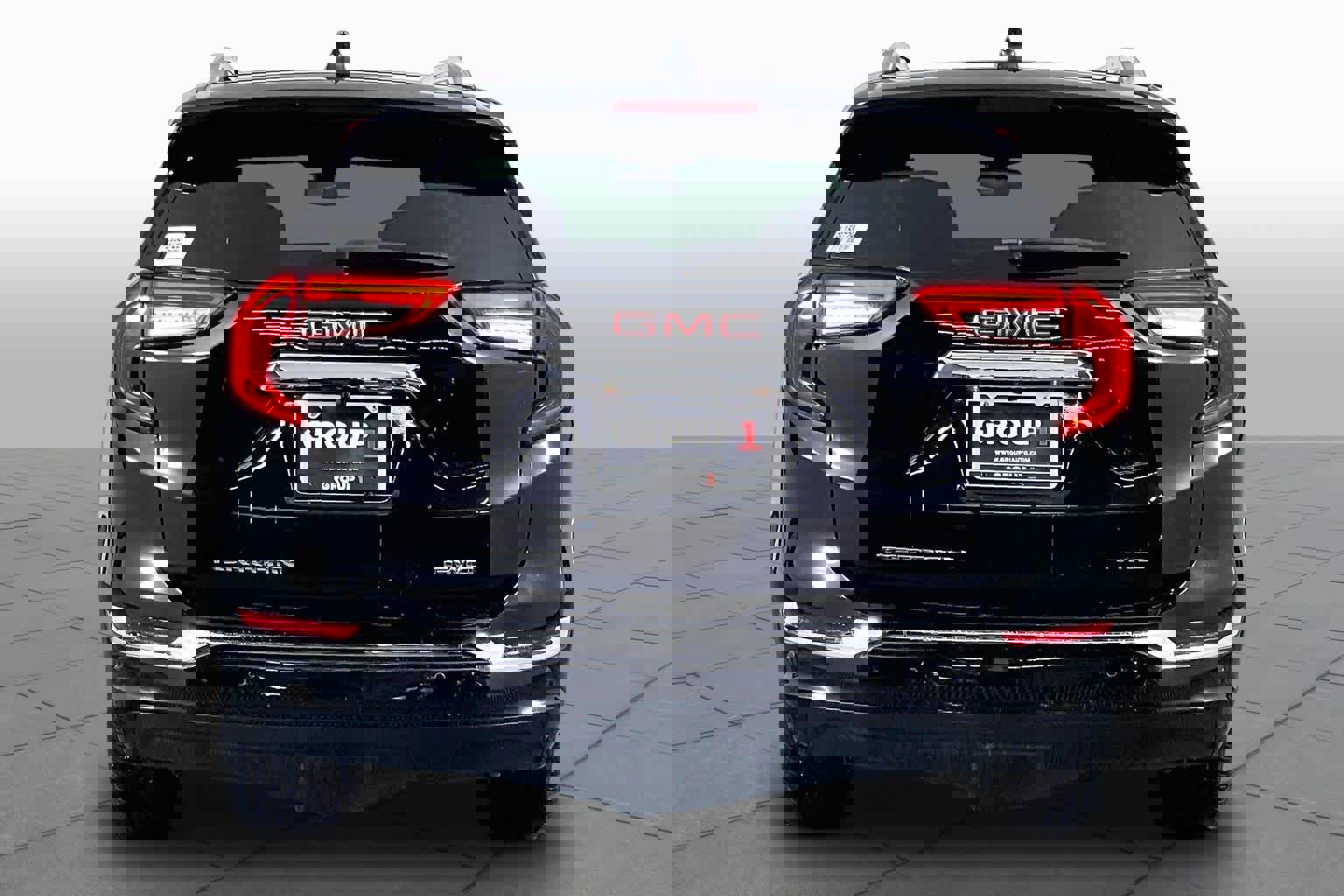 Used 2023 GMC Terrain Denali w/ Black Diamond Edition AWD/4WD image 5