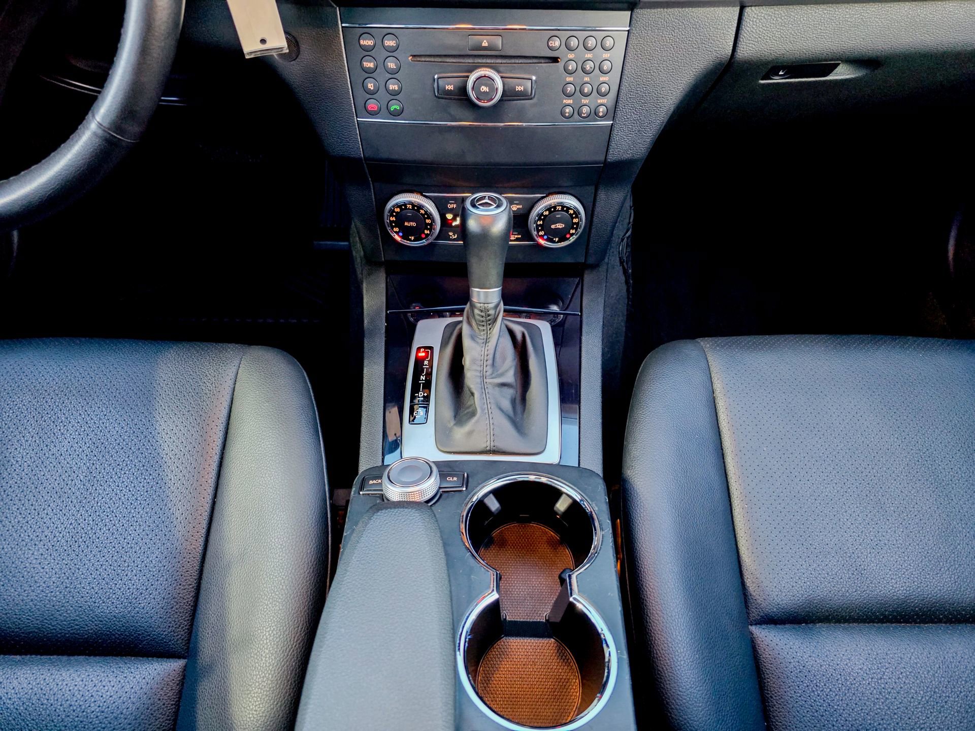 Used 2010 Mercedes-Benz GLK 350 4MATIC image 36